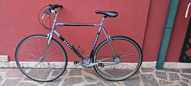 Bicicletta da corsa Bonetti con manubrio touring