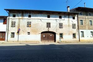 CASA DA PERSONALIZZARE CON GIARDINO