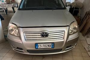 Toyota Avensis 2.0 benzina anno 2004