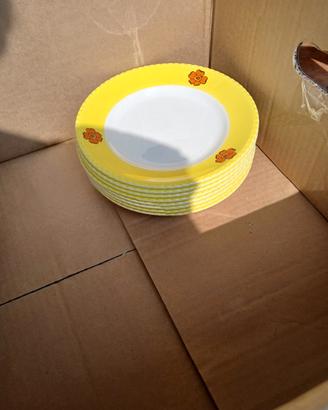 14 piatti e 8npiattini da dolce 