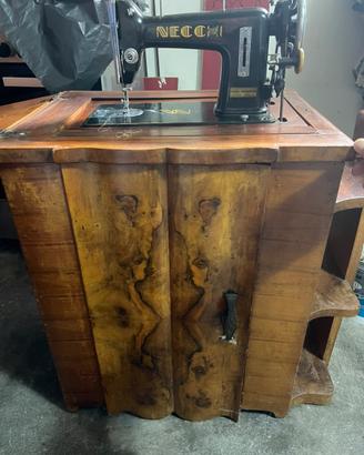 Macchina da cucire NECCHI anni 40 vintage