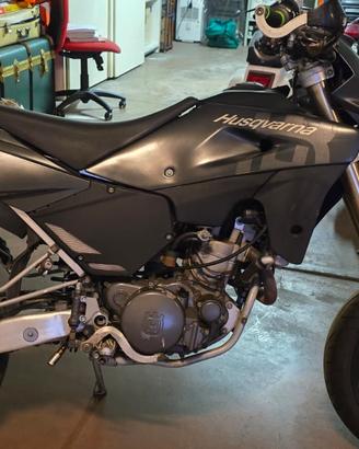 Husqvarna SM 610 Nera