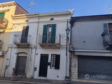 Casa indipendente a Fossacesia, via Roma, 3 locali