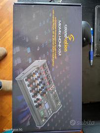 mixer 4 ingressi, effetti, praticamente nuovo.