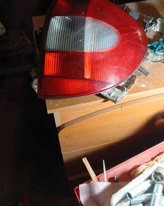 Faro posteriore destro Chrysler Voyager 2006