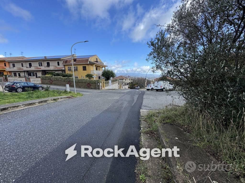 Terreno di 1000 m² a Girifalco - Altro
