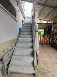 Scala da esterno in ferro pieno zincato