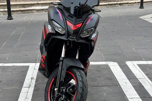 Aprilia sr gt 200 replica motogp