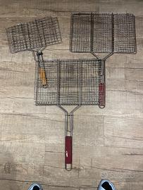 Griglie con manici in legno