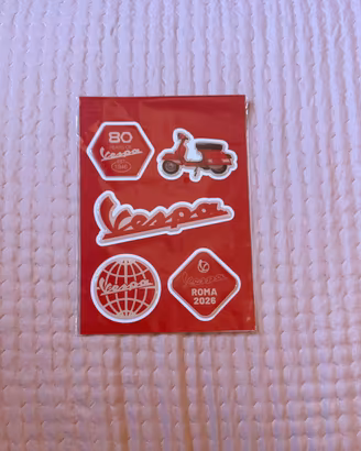 Set Adesivi Resinati Vespa 80 Anni Roma 2026 - Uf