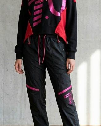 Tuta sportiva EA7 Emporio Armani nera e fucsia
