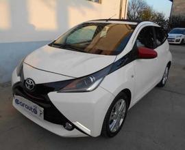 Toyota Aygo 1.0 VVT-i 69cv 5P x-wave Tet Apr x Neo