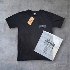 Stüssy T-Shirt Nera Taglia S –  Grafica Retrò 