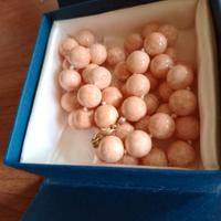 collana di perle rosa