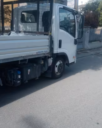 'Isuzu M21 TT del 2022 ribaltabile trilaterale