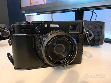 Fujifilm X100VI - Pari al nuovo (Solo 900 scatti) 