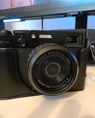 Fujifilm X100VI - Pari al nuovo (Solo 900 scatti) 