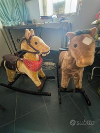 Cavallo a dondolo 