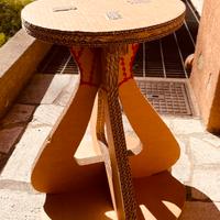 Tavolino in cartone pressato di design