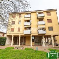 4 LOCALI CON BOX E CANTINA