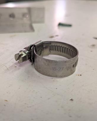 Fascette stringitubo in acciaio inox 16-27 W4 30