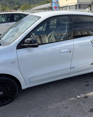 Renault Twingo E‑Tech Electric Urban Night