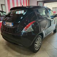 Lancia Ypsilon 1.3 MJT 75 CV Platino