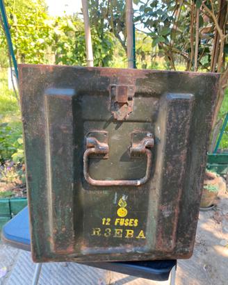 Cassa in ferro vecchia militare