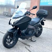 Honda Integra 700