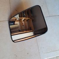Specchietto retrovisore per trattore.