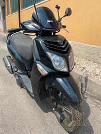 Sym HD2-200i