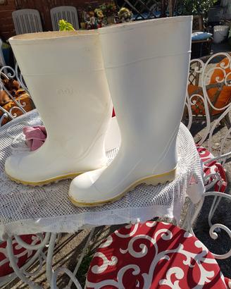 stivali bianchi marca Nora x macellai salumieri ec