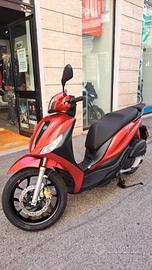 scooter Medley 125 S rosso.