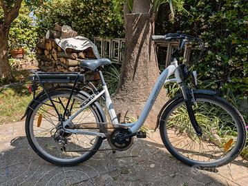 bicicletta elettrica BeBikes BeConfort 28"