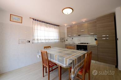 Marina di Campo centro giardino e posto auto