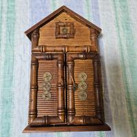 CASETTA ARTIGIALE LEGNO PORTACHIAVI