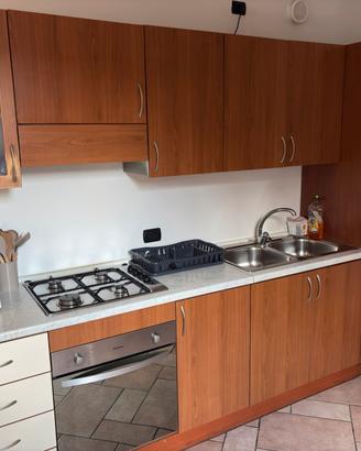Cucina completa di elettrodomestici