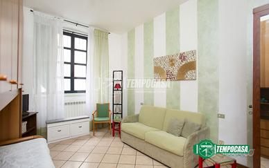 BILOCALE IN STABILE D'EPOCA