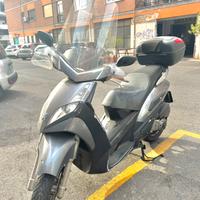 Peugeot  ( Geopolis 250)