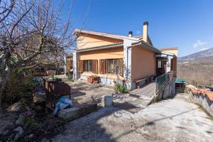 Villa di 213 m² con più di 5 locali a Pescorocchia