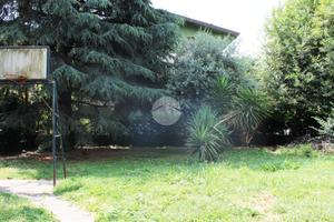 CASA SEMINDIPENDENTE A PISTOIA