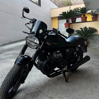 Moto Guzzi V7 850
