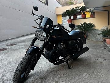 Moto Guzzi V7 850