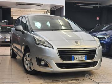 PEUGEOT 5008 1.6 HDi 115 CV Allure 7 POSTI