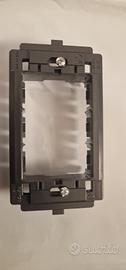 Supporto Gewiss  a 3 posti GW24201