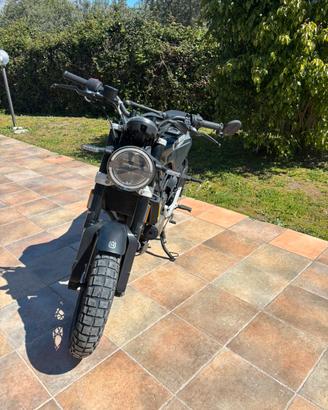 Husqvarna svartpilen 125