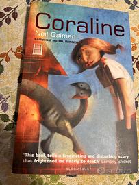 Libro Coraline in lingua inglese