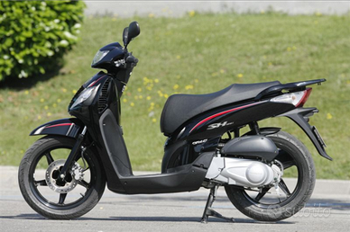 Sh 125i sport total black anno 2009
