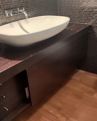 Mobile bagno sospeso