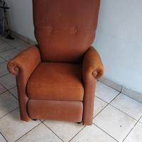 Poltrona relax con telecomando anziani e disabili